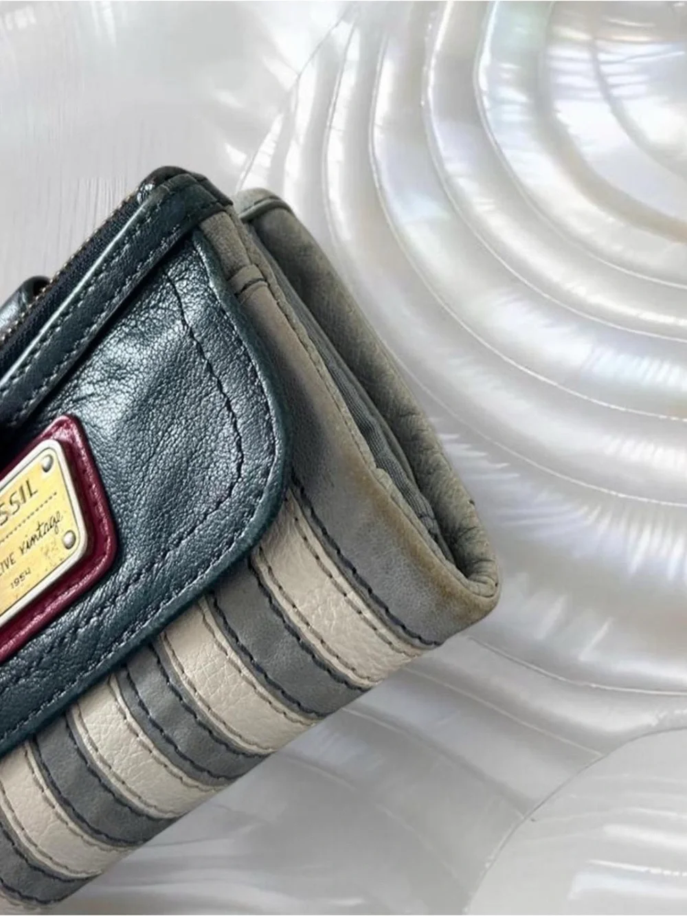 Fossil long live vintage stripped wallet
